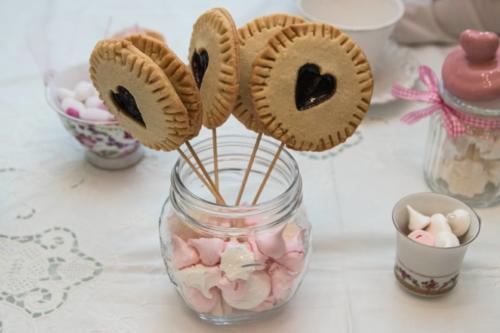 Mini jam pie lollipops