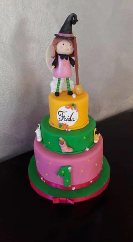 Torta tema befana per Frida