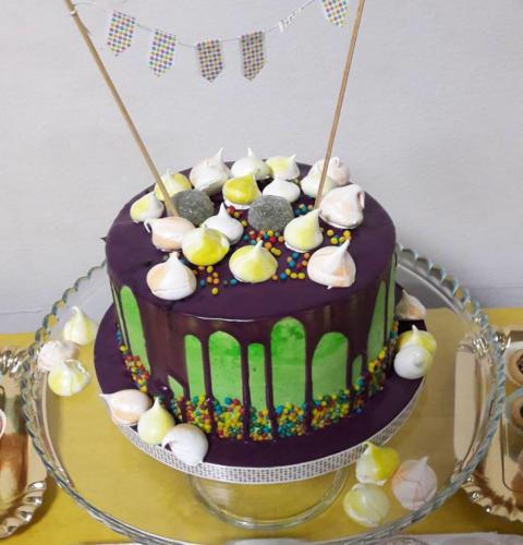 drip cake per festa di carnevale